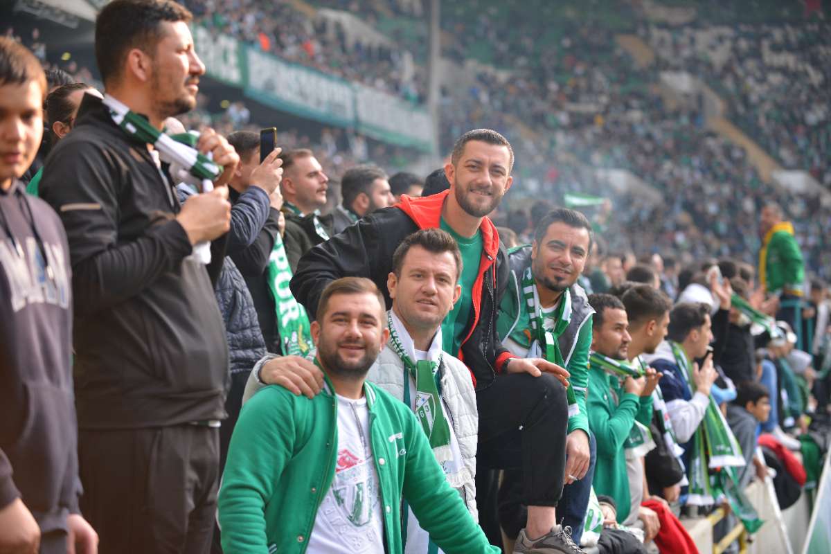 (FOTO GALERİ) BURSASPOR-ERGENE VELİMEŞESPOR MAÇINDAN TARAFTAR FOTOĞRAFLARI-2