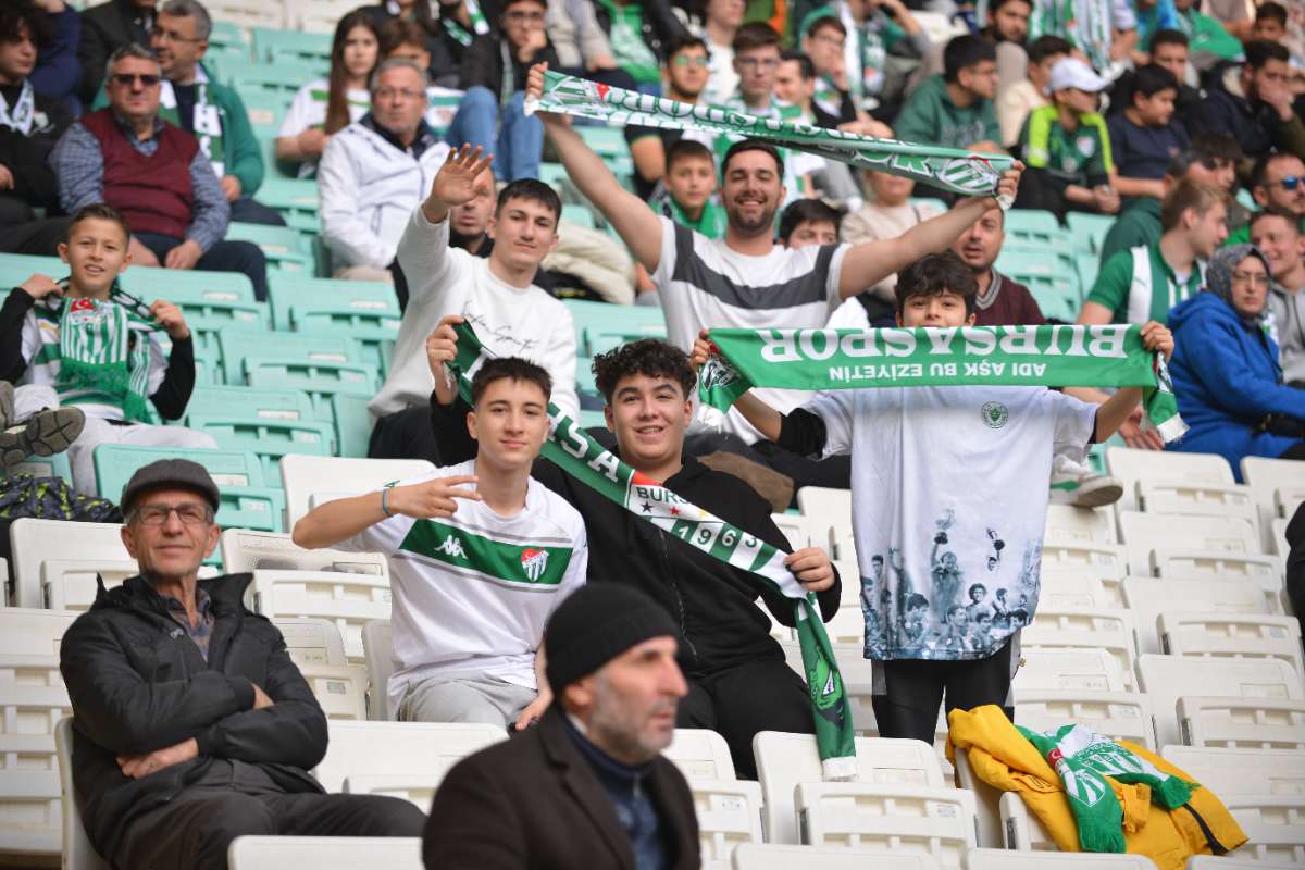 (FOTO GALERİ) BURSASPOR-ERGENE VELİMEŞESPOR MAÇINDAN TARAFTAR FOTOĞRAFLARI-2
