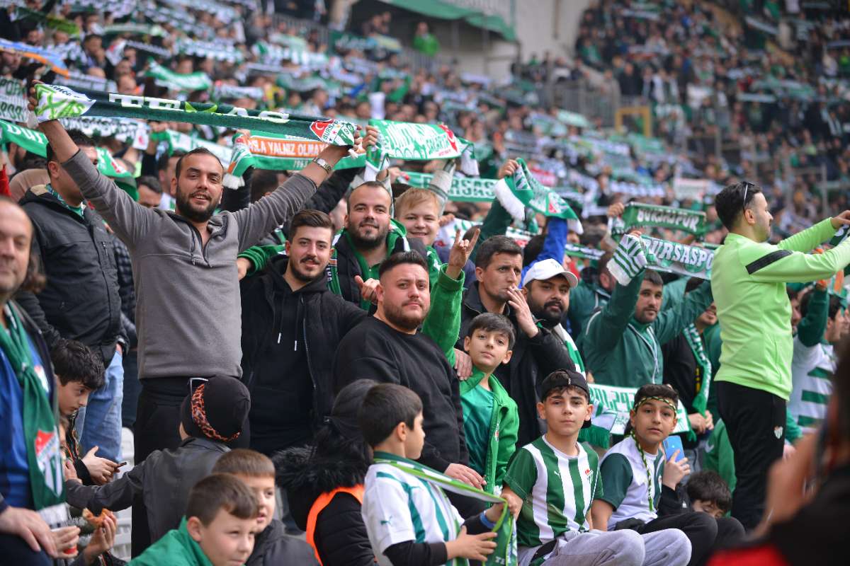 (FOTO GALERİ) BURSASPOR-ERGENE VELİMEŞESPOR MAÇINDAN TARAFTAR FOTOĞRAFLARI-2