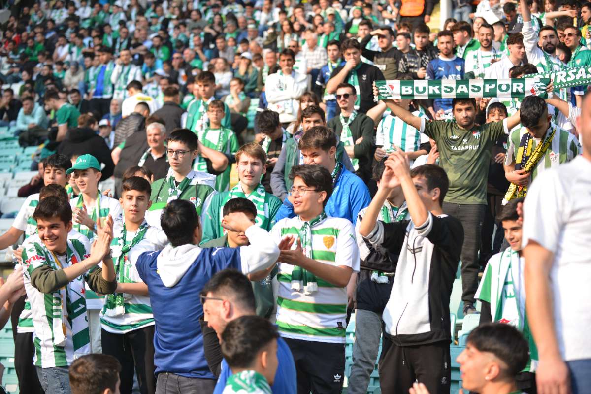 (FOTO GALERİ) BURSASPOR-ERGENE VELİMEŞESPOR MAÇINDAN TARAFTAR FOTOĞRAFLARI-2