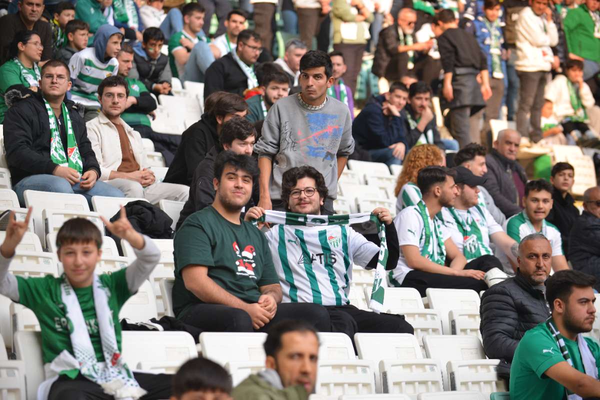 (FOTO GALERİ) BURSASPOR-ERGENE VELİMEŞESPOR MAÇINDAN TARAFTAR FOTOĞRAFLARI-2