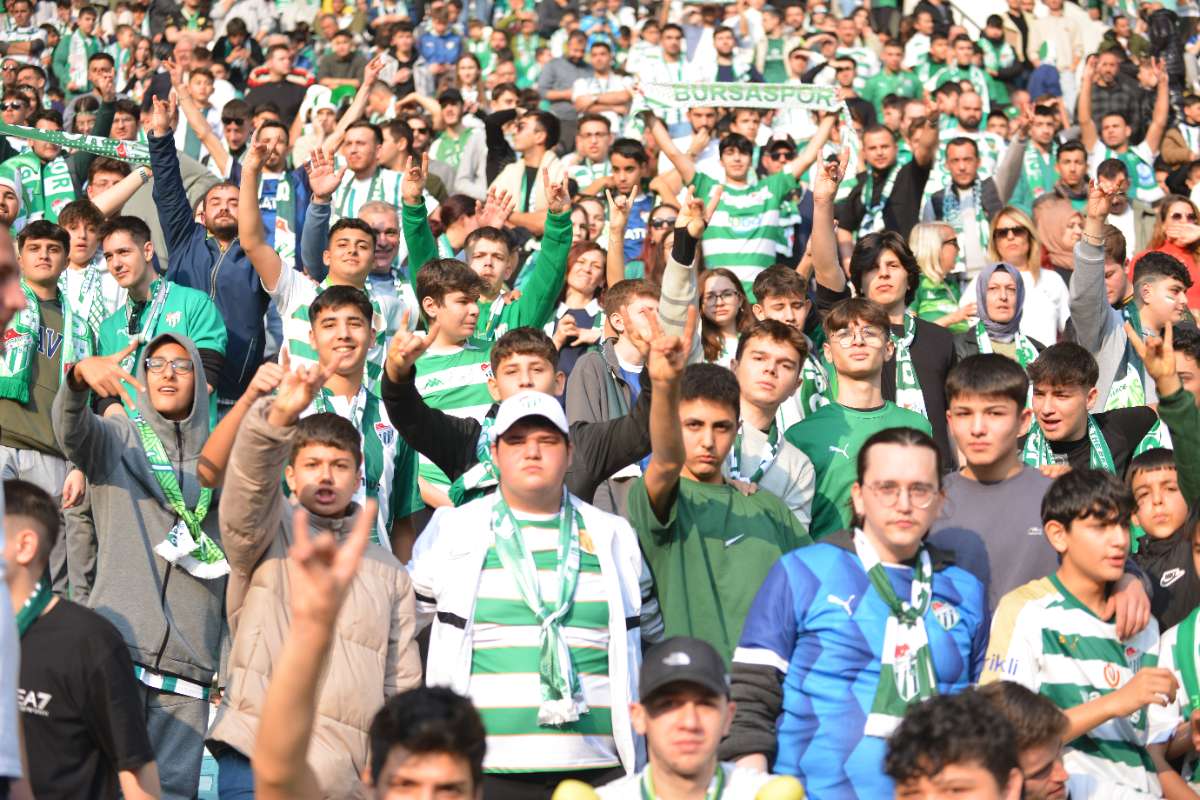 (FOTO GALERİ) BURSASPOR-ERGENE VELİMEŞESPOR MAÇINDAN TARAFTAR FOTOĞRAFLARI-2