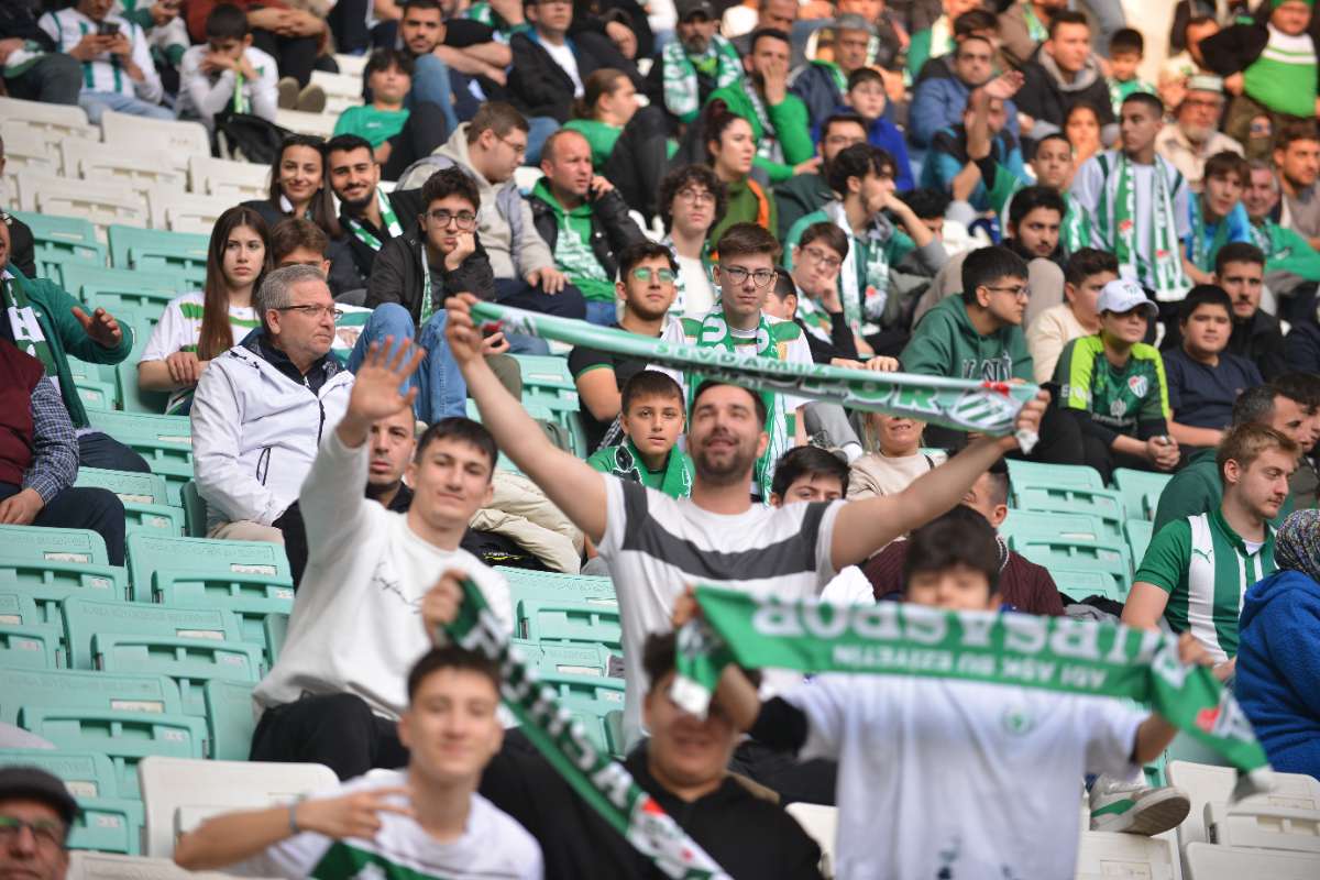 (FOTO GALERİ) BURSASPOR-ERGENE VELİMEŞESPOR MAÇINDAN TARAFTAR FOTOĞRAFLARI-2