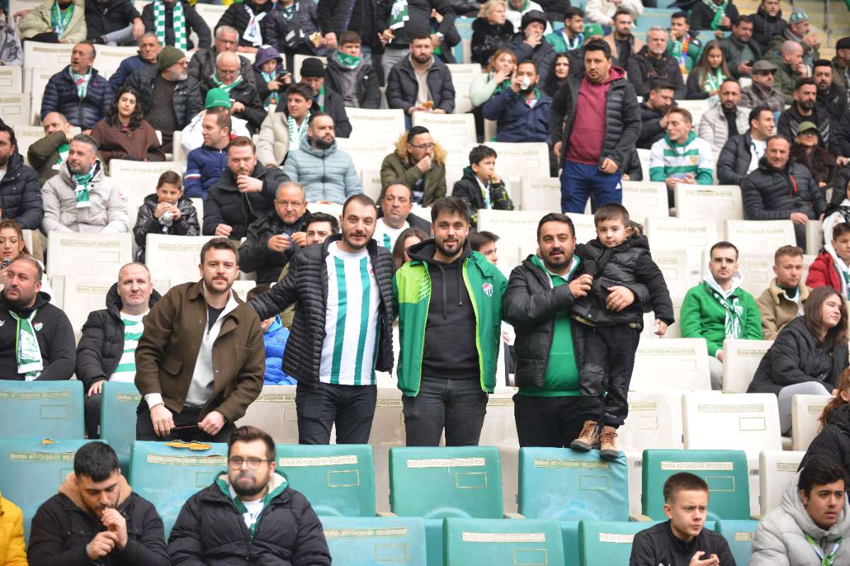 (FOTO GALERİ) Bursaspor-Anadolu Üniversitesi Taraftar Fotoğrafları