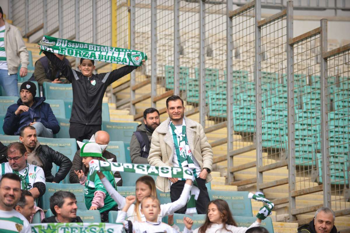 (FOTO GALERİ) Bursaspor-Anadolu Üniversitesi Taraftar Fotoğrafları