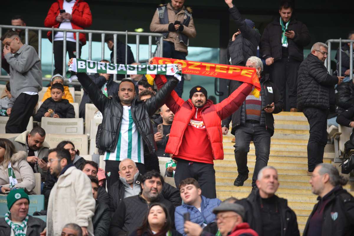 (FOTO GALERİ) Bursaspor-Anadolu Üniversitesi Taraftar Fotoğrafları
