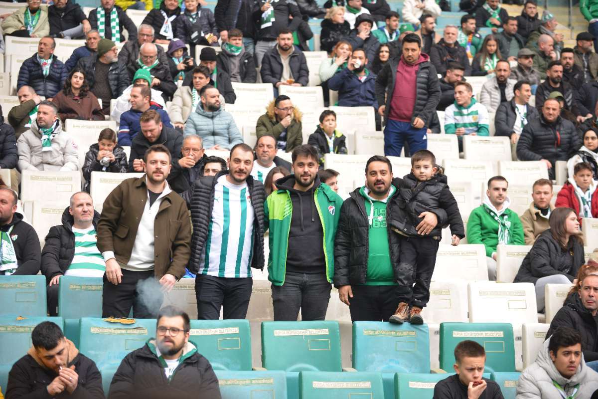 (FOTO GALERİ) Bursaspor-Anadolu Üniversitesi Taraftar Fotoğrafları