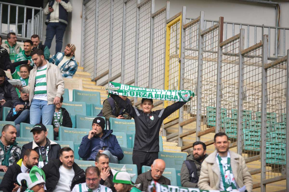 (FOTO GALERİ) Bursaspor-Anadolu Üniversitesi Taraftar Fotoğrafları