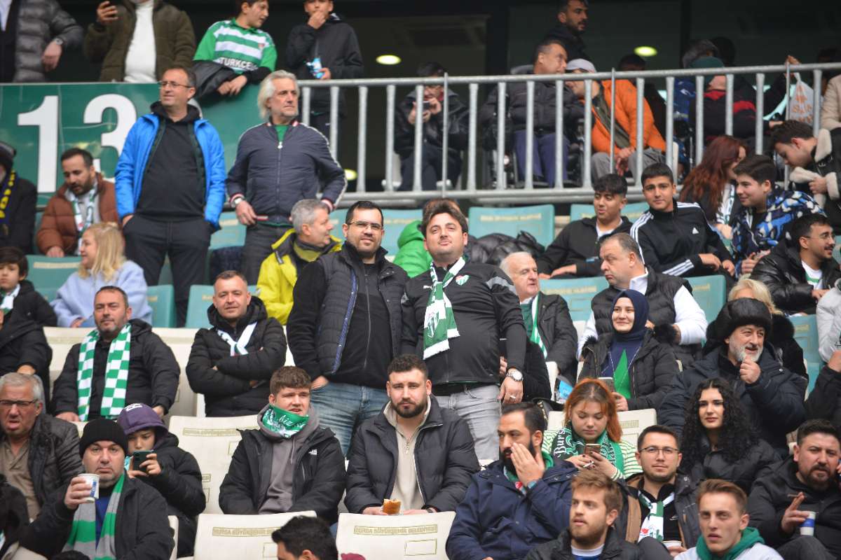 (FOTO GALERİ) Bursaspor-Anadolu Üniversitesi Taraftar Fotoğrafları