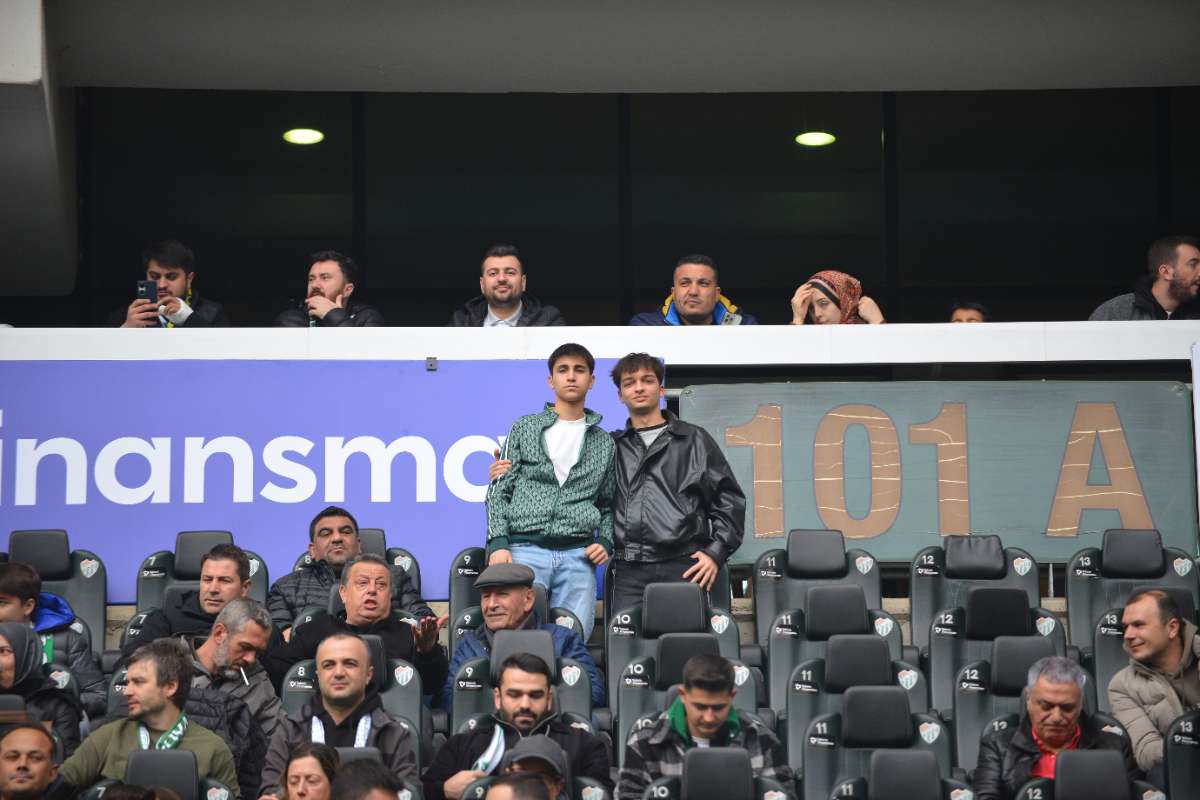 (FOTO GALERİ) Bursaspor-Anadolu Üniversitesi Taraftar Fotoğrafları