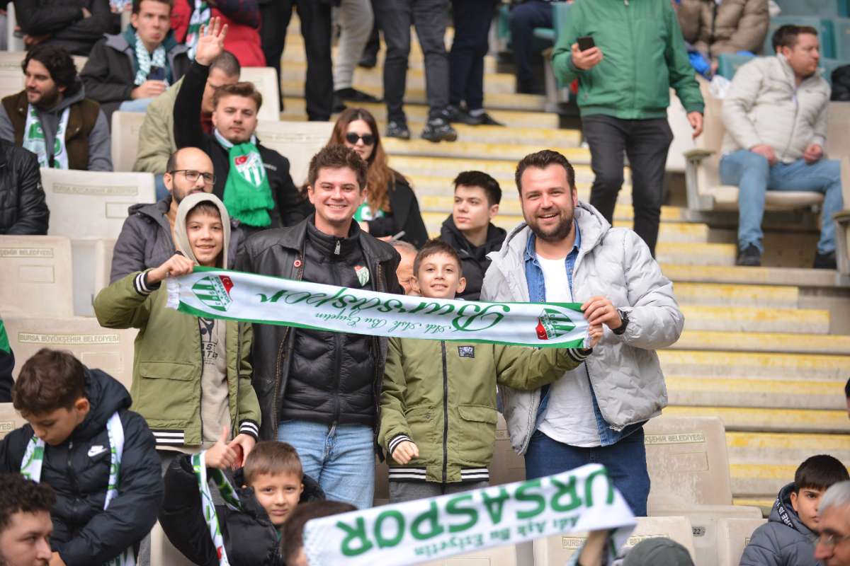 (FOTO GALERİ) Bursaspor-Anadolu Üniversitesi Taraftar Fotoğrafları