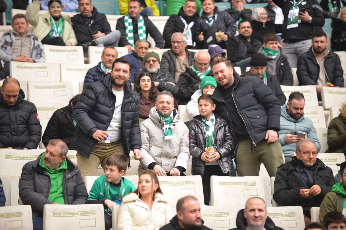 (FOTO GALERİ) Bursaspor-Anadolu Üniversitesi Taraftar Fotoğrafları