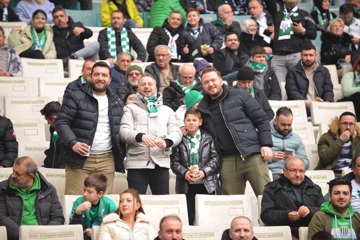 (FOTO GALERİ) Bursaspor-Anadolu Üniversitesi Taraftar Fotoğrafları