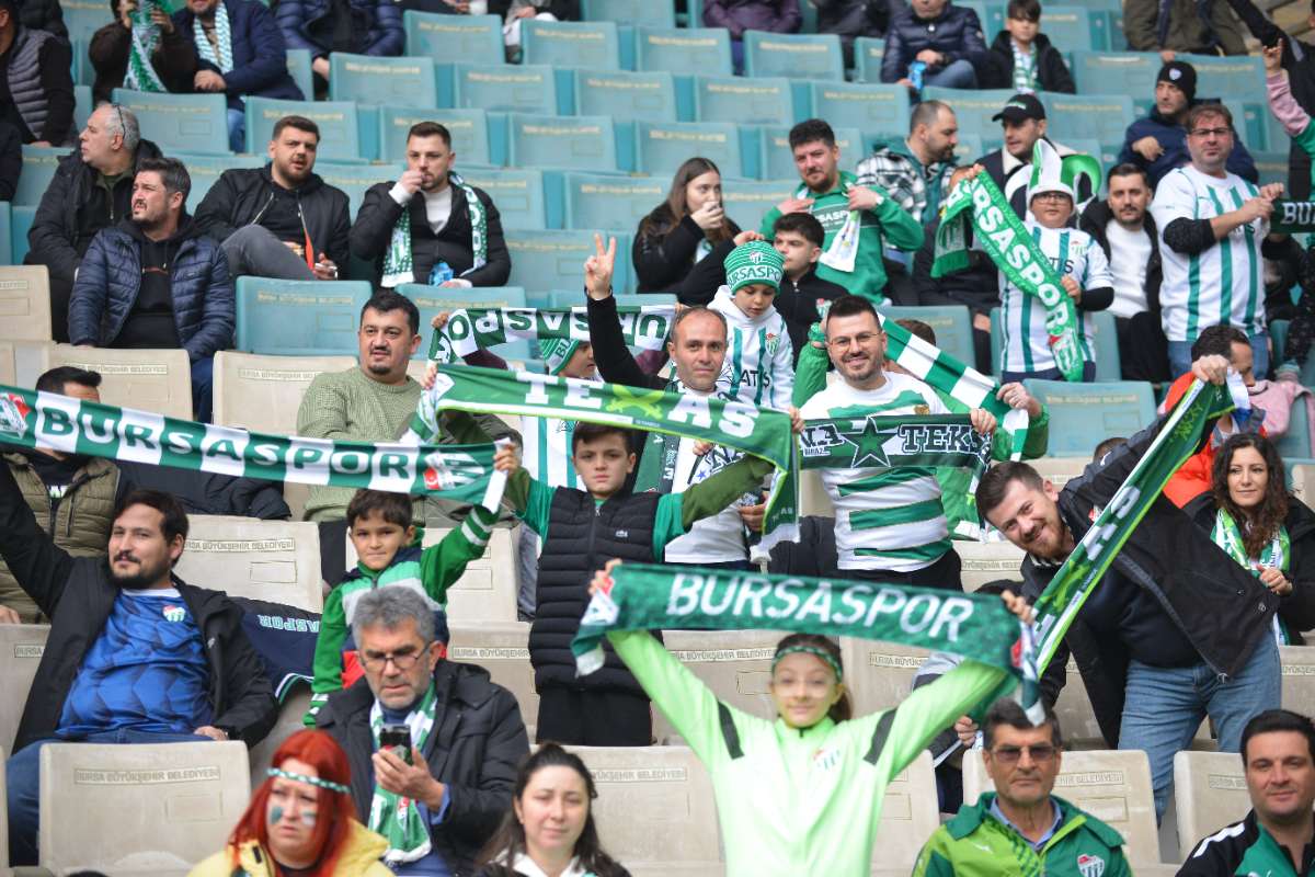 (FOTO GALERİ) Bursaspor-Anadolu Üniversitesi Taraftar Fotoğrafları