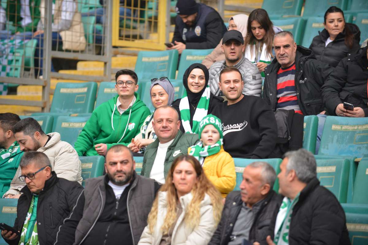 (FOTO GALERİ) Bursaspor-Anadolu Üniversitesi Taraftar Fotoğrafları