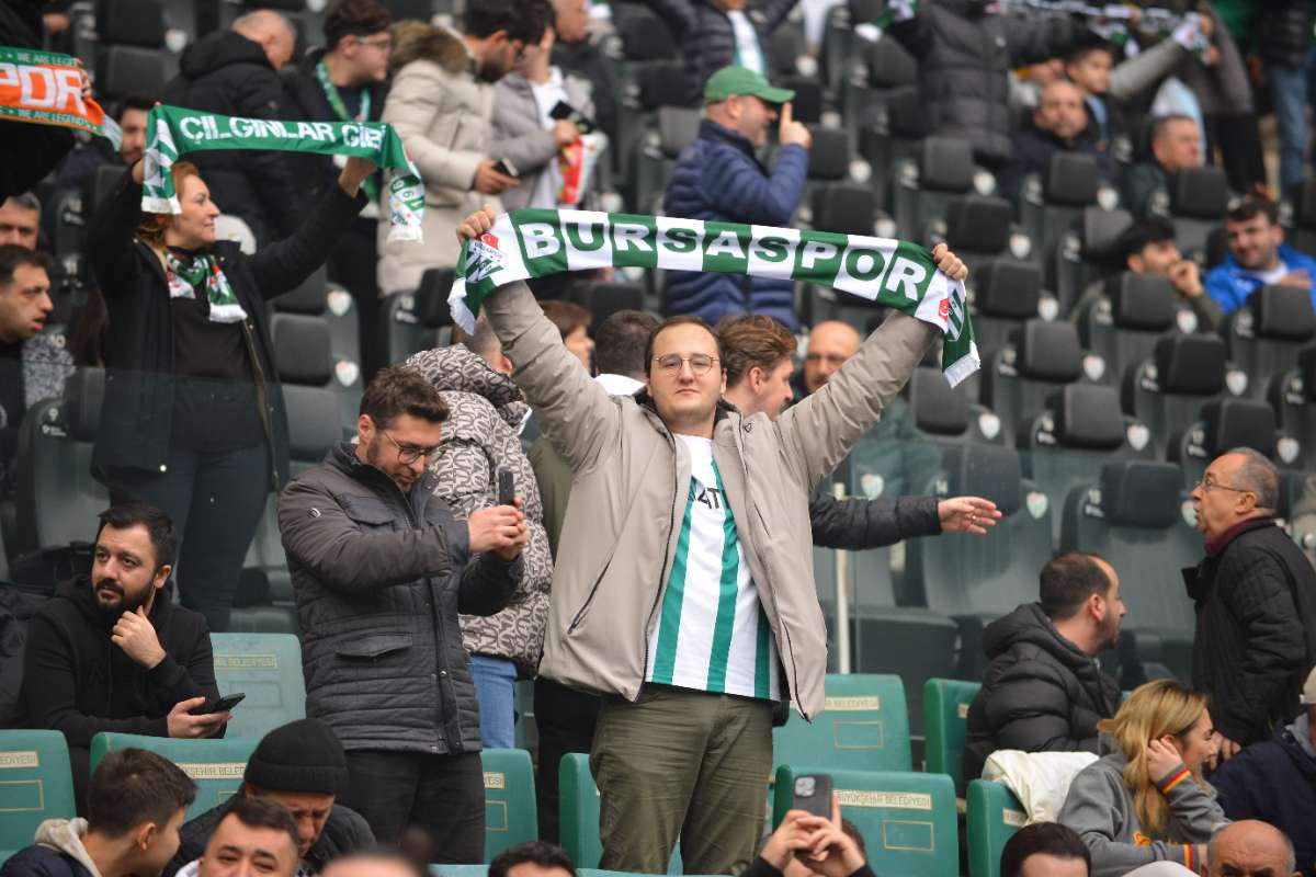 (FOTO GALERİ) Bursaspor-Anadolu Üniversitesi Taraftar Fotoğrafları