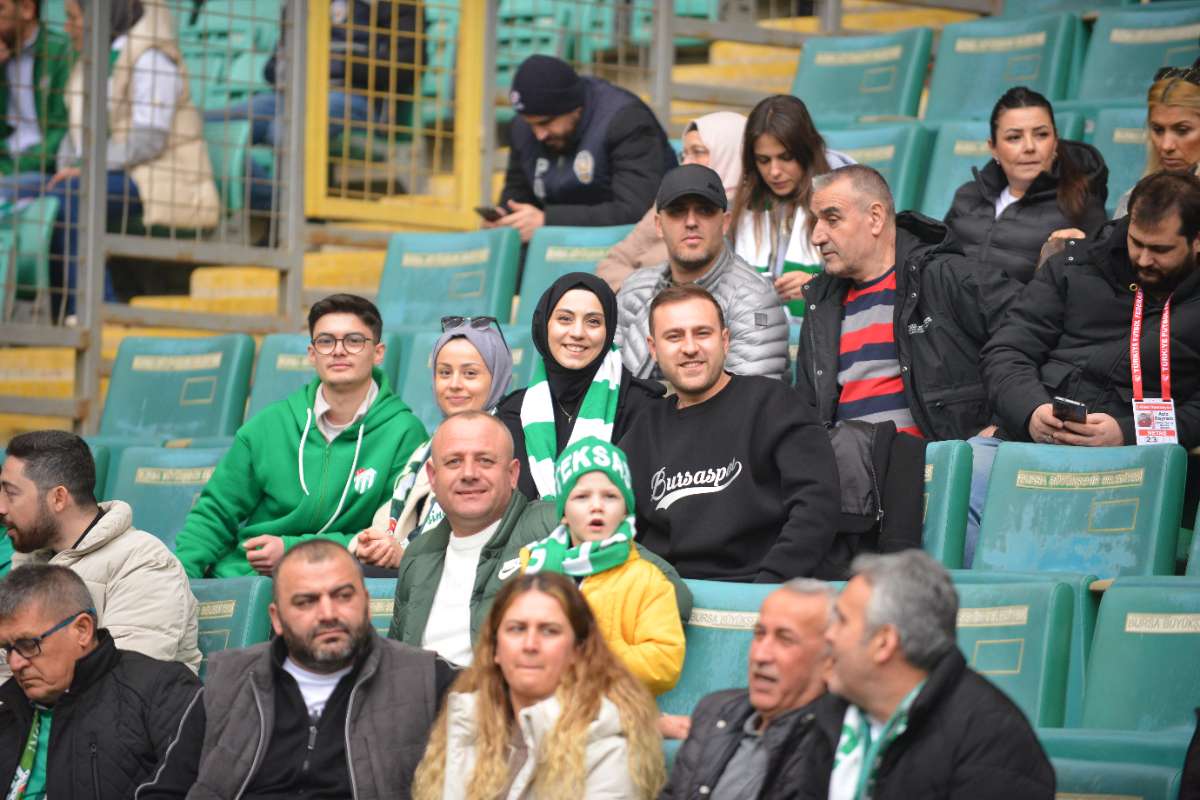(FOTO GALERİ) Bursaspor-Anadolu Üniversitesi Taraftar Fotoğrafları