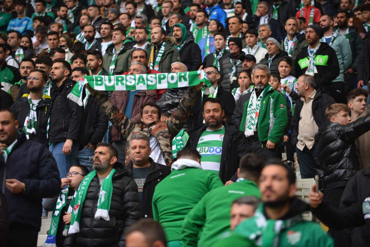 (FOTO GALERİ) Bursaspor-Anadolu Üniversitesi Taraftar Fotoğrafları