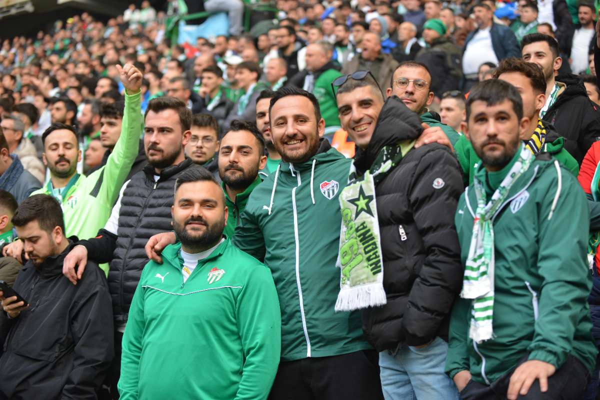 (FOTO GALERİ) Bursaspor-Anadolu Üniversitesi Taraftar Fotoğrafları