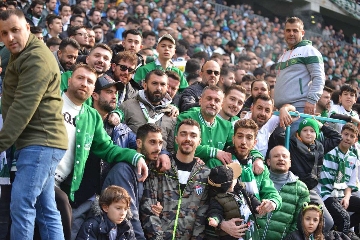 (FOTO GALERİ) Bursaspor-Anadolu Üniversitesi Taraftar Fotoğrafları