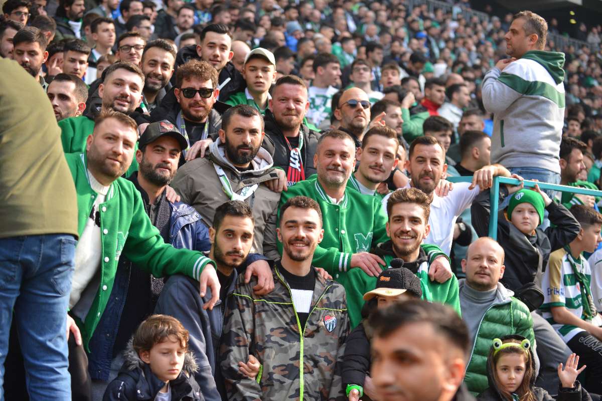 (FOTO GALERİ) Bursaspor-Anadolu Üniversitesi Taraftar Fotoğrafları