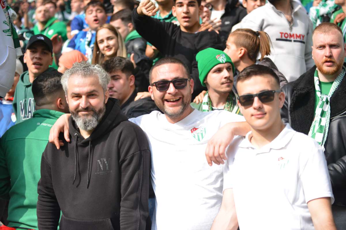 (FOTO GALERİ) Bursaspor-Anadolu Üniversitesi Taraftar Fotoğrafları