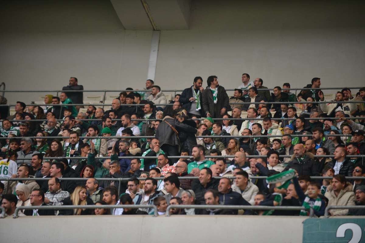 (FOTO GALERİ) Bursaspor-Anadolu Üniversitesi Taraftar Fotoğrafları