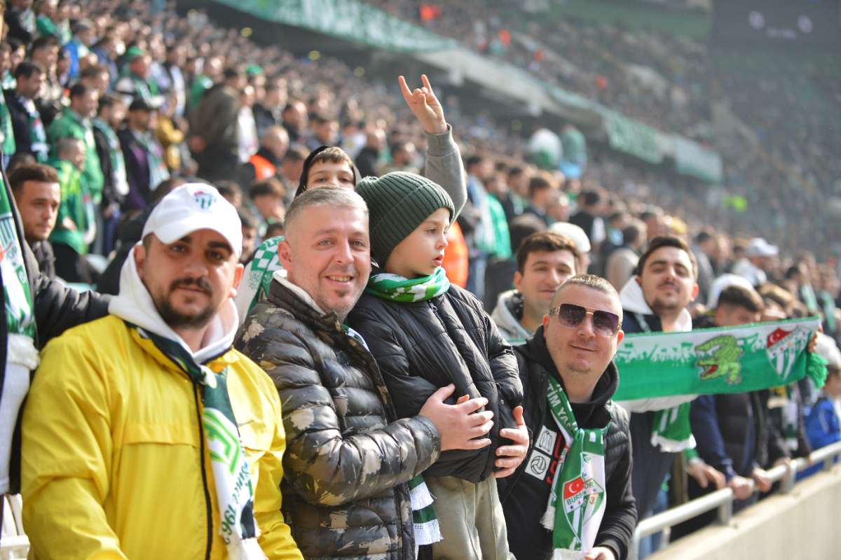 (FOTO GALERİ) Bursaspor-Anadolu Üniversitesi Taraftar Fotoğrafları