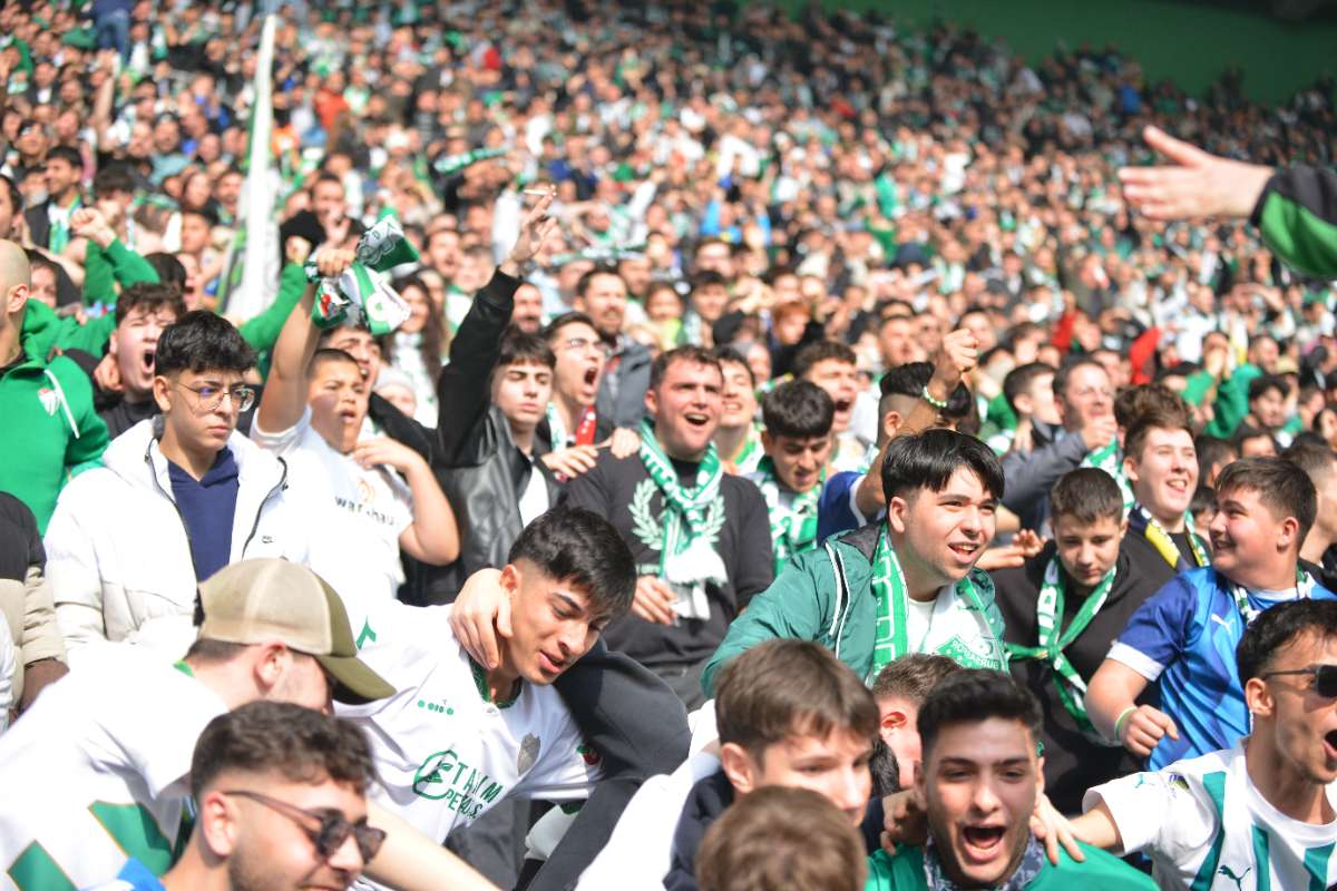 (FOTO GALERİ) Bursaspor-Anadolu Üniversitesi Taraftar Fotoğrafları
