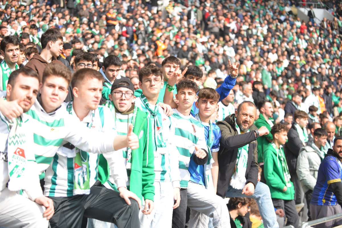 (FOTO GALERİ) Bursaspor-Anadolu Üniversitesi Taraftar Fotoğrafları