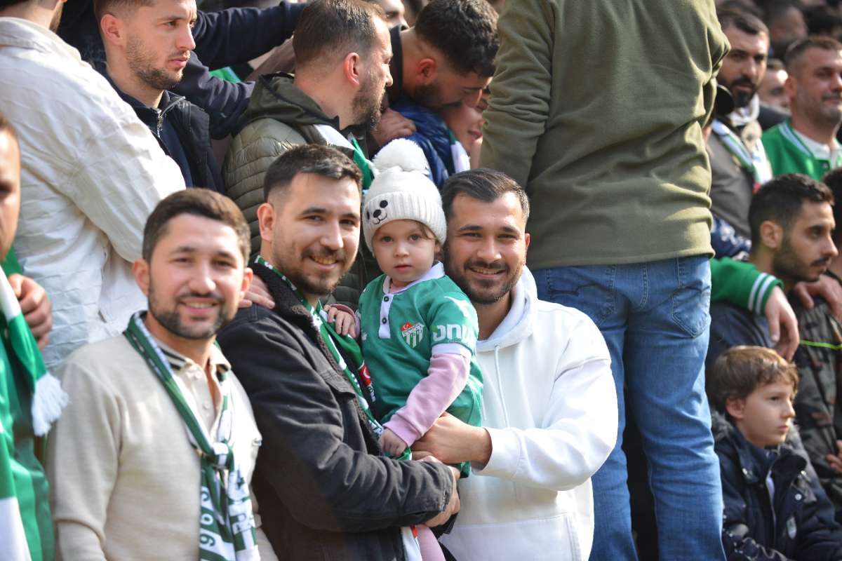 (FOTO GALERİ) Bursaspor-Anadolu Üniversitesi Taraftar Fotoğrafları