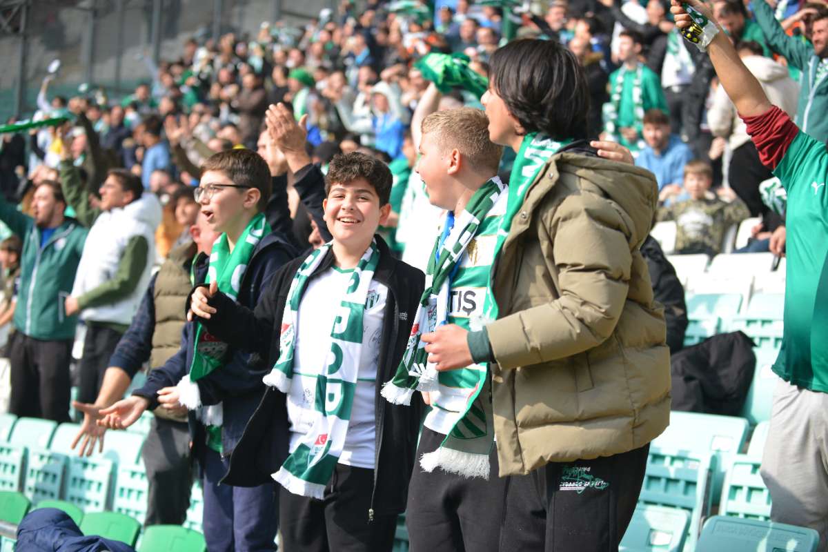 (FOTO GALERİ) Bursaspor-Anadolu Üniversitesi Taraftar Fotoğrafları