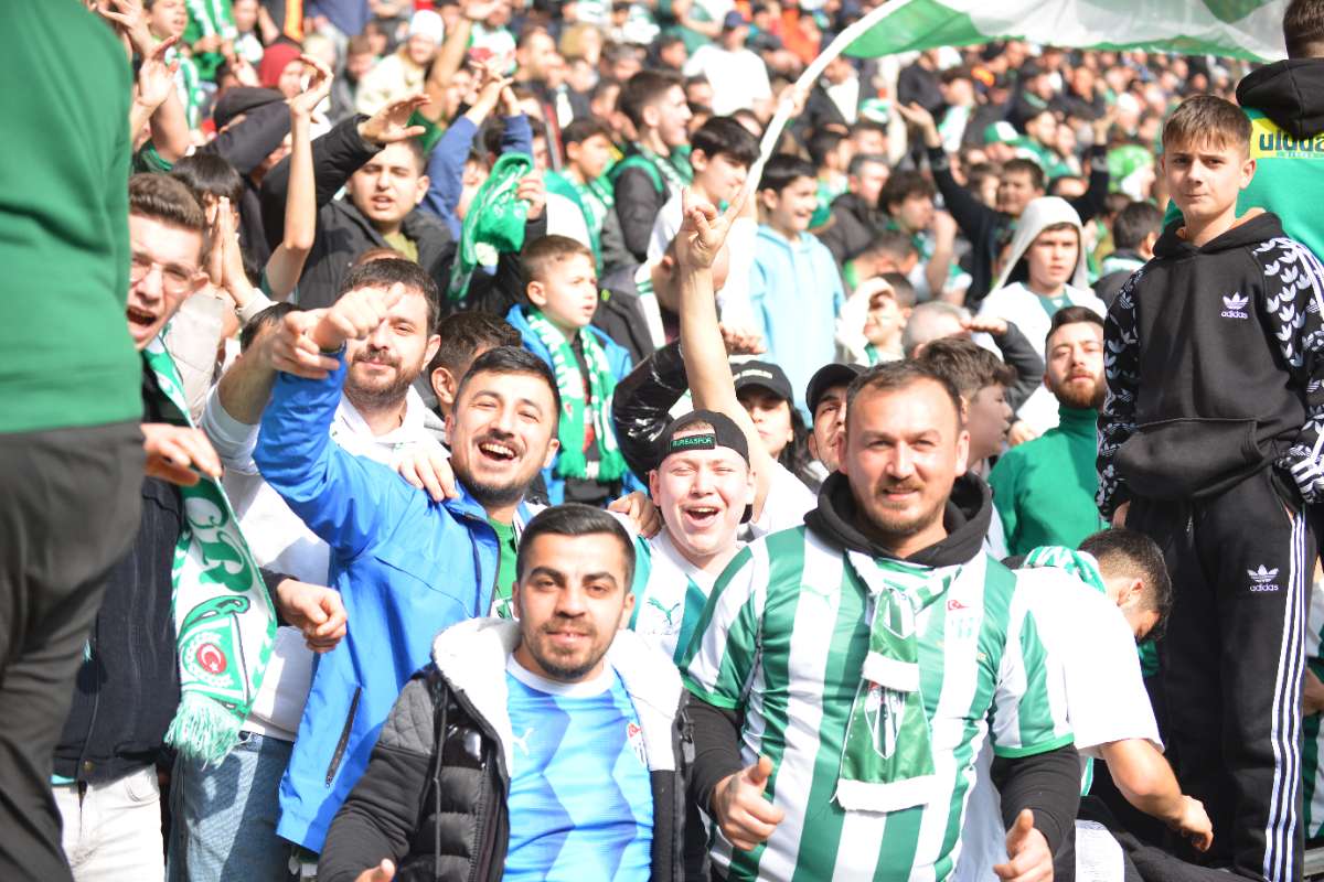 (FOTO GALERİ) Bursaspor-Anadolu Üniversitesi Taraftar Fotoğrafları