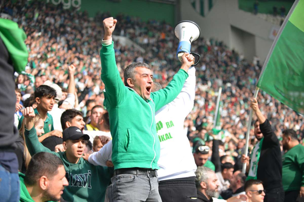 (FOTO GALERİ) Bursaspor-Anadolu Üniversitesi Taraftar Fotoğrafları