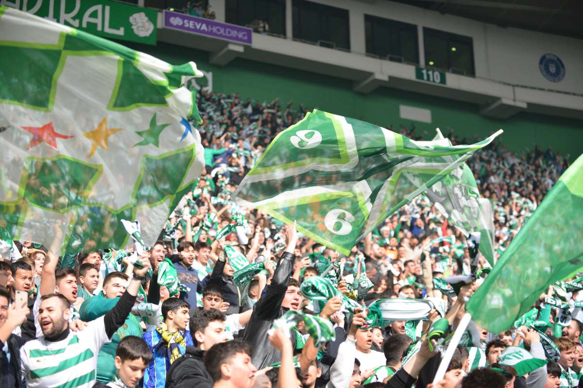 (FOTO GALERİ) Bursaspor-Anadolu Üniversitesi Taraftar Fotoğrafları