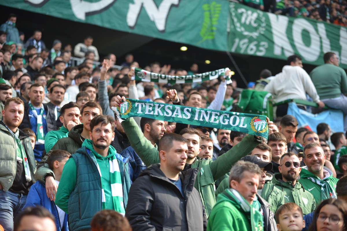 (FOTO GALERİ) Bursaspor-Anadolu Üniversitesi Taraftar Fotoğrafları
