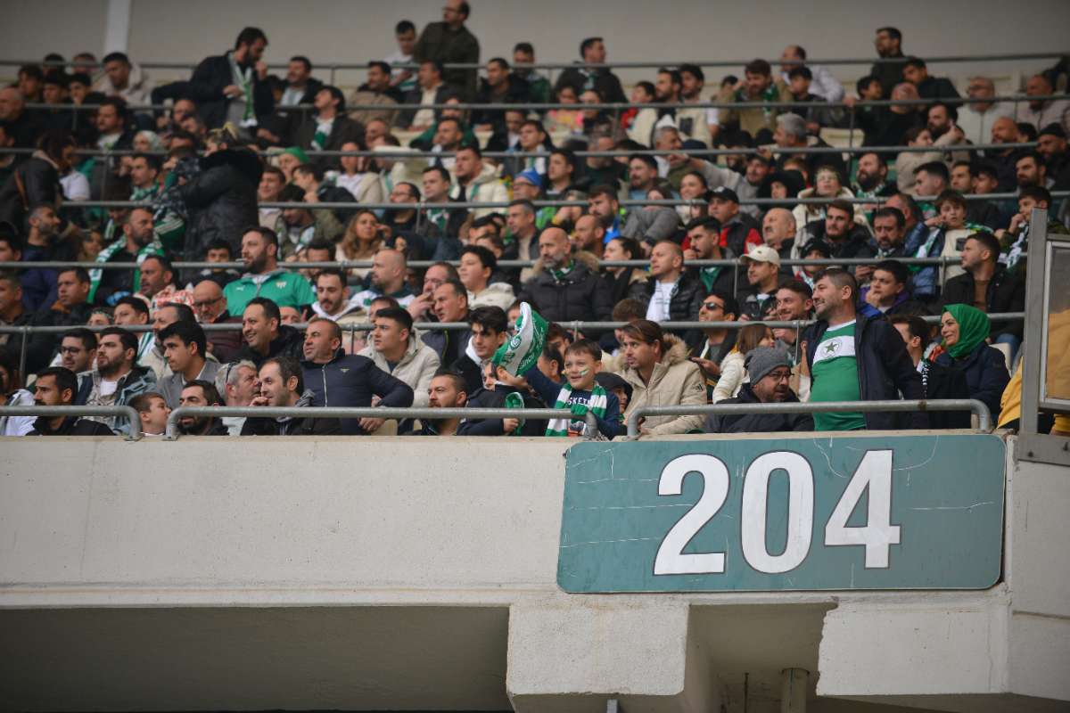 (FOTO GALERİ) Bursaspor-Anadolu Üniversitesi Taraftar Fotoğrafları