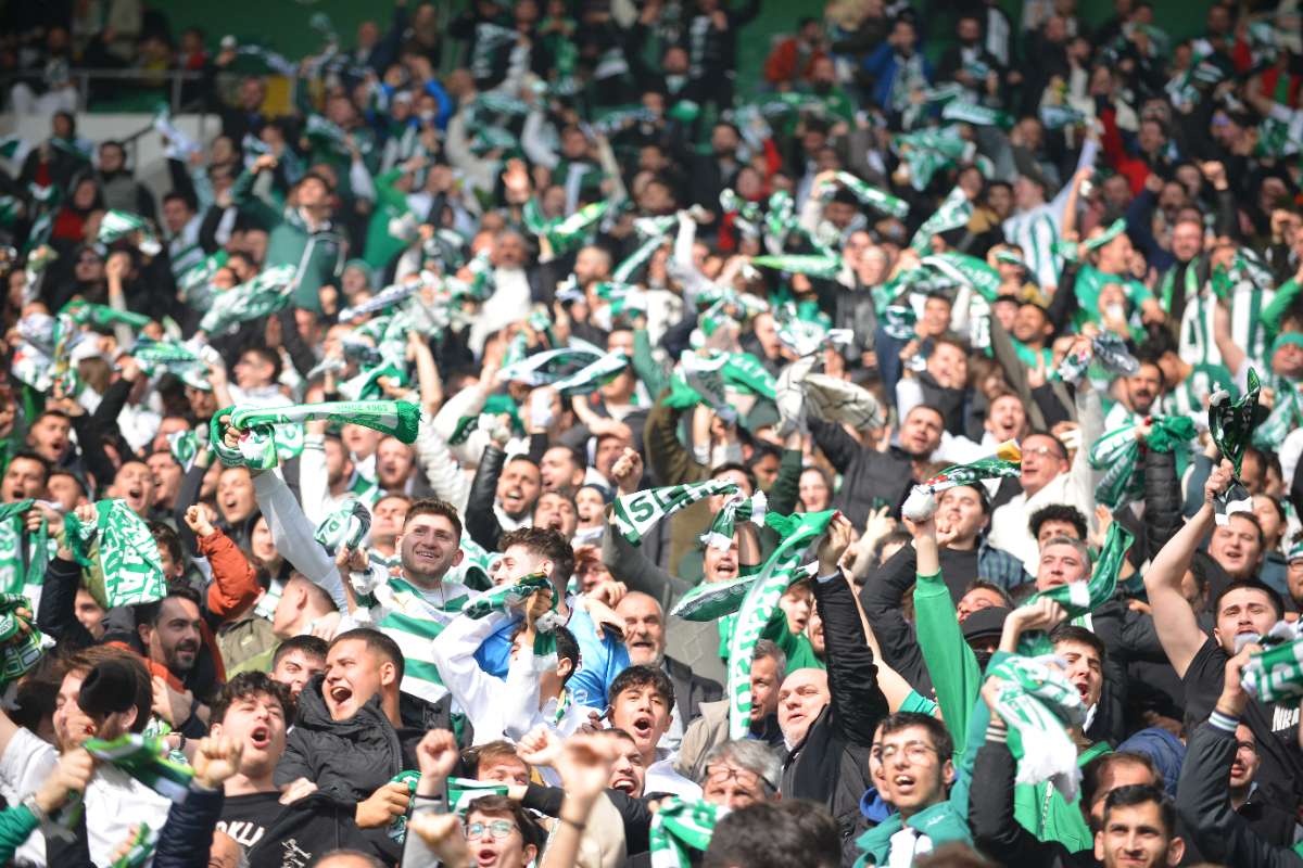 (FOTO GALERİ) Bursaspor-Anadolu Üniversitesi Taraftar Fotoğrafları