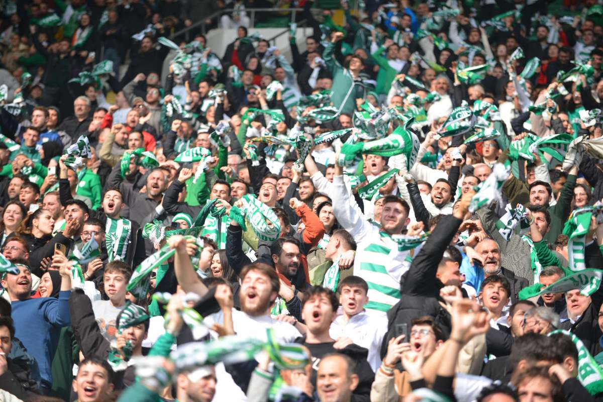 (FOTO GALERİ) Bursaspor-Anadolu Üniversitesi Taraftar Fotoğrafları