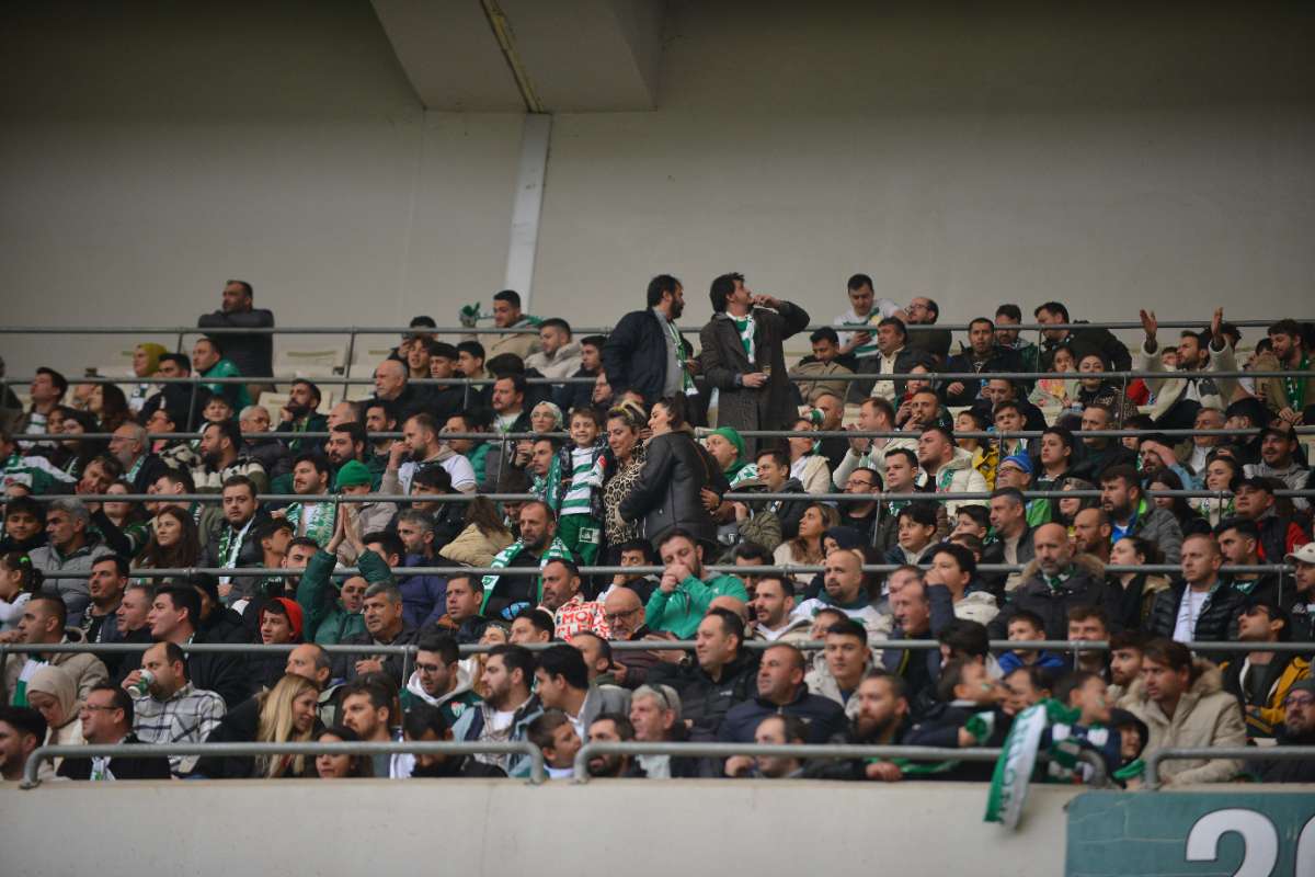 (FOTO GALERİ) Bursaspor-Anadolu Üniversitesi Taraftar Fotoğrafları