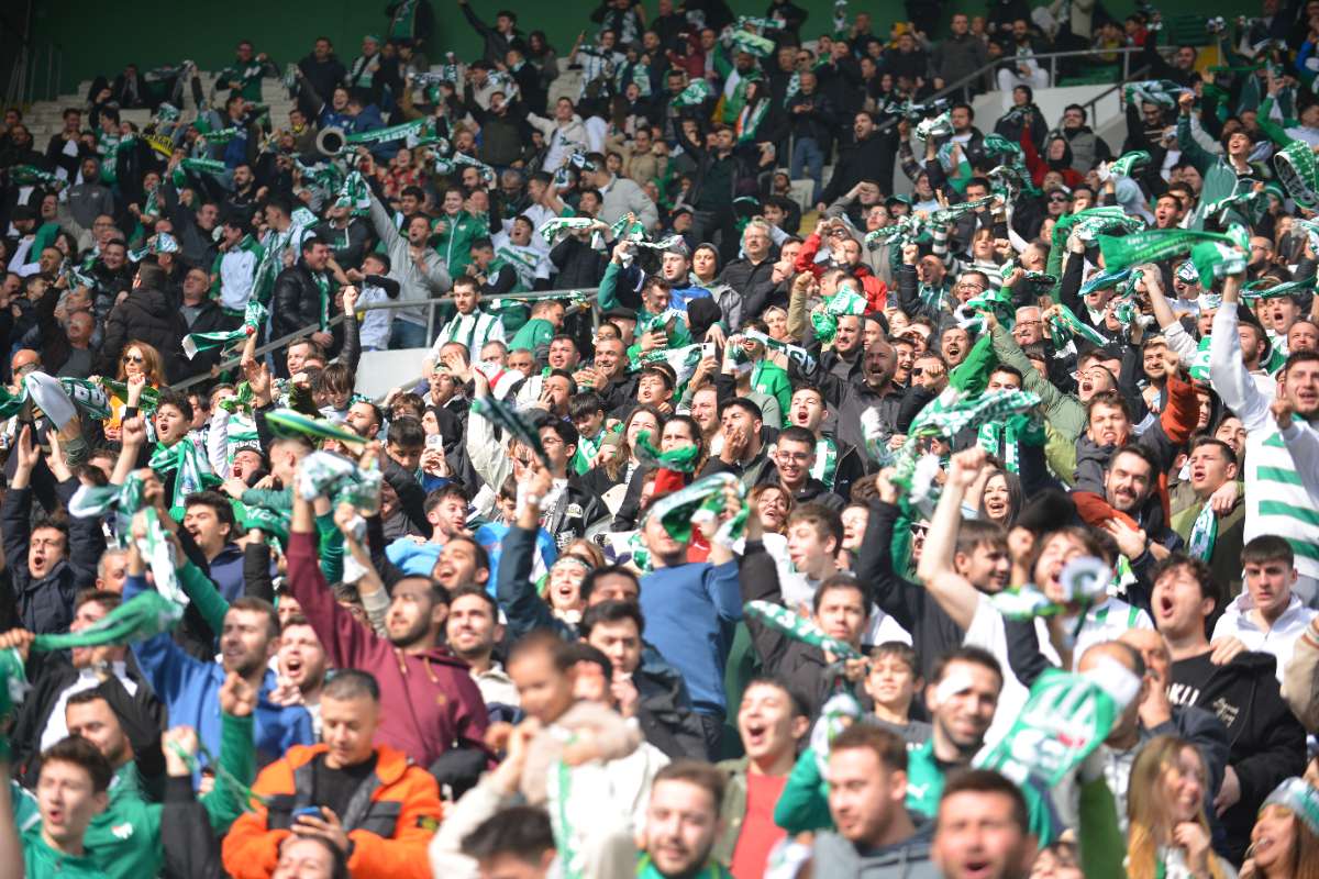 (FOTO GALERİ) Bursaspor-Anadolu Üniversitesi Taraftar Fotoğrafları