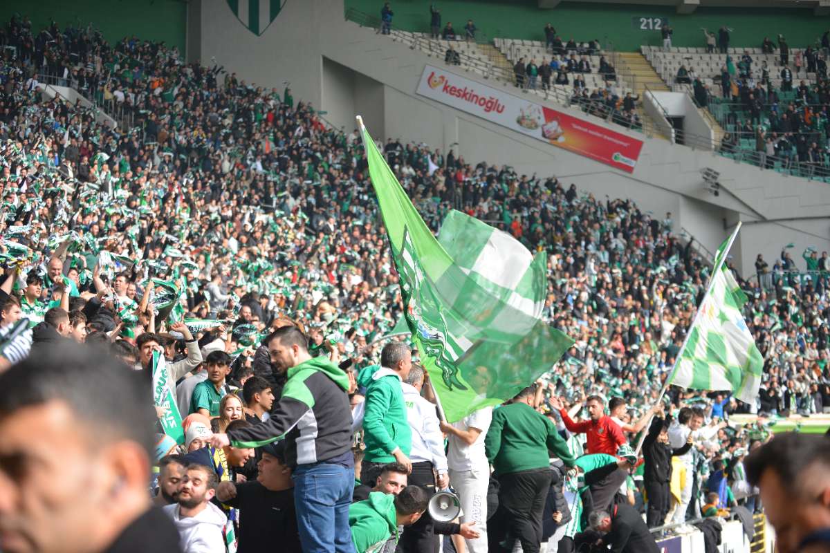 (FOTO GALERİ) Bursaspor-Anadolu Üniversitesi Taraftar Fotoğrafları