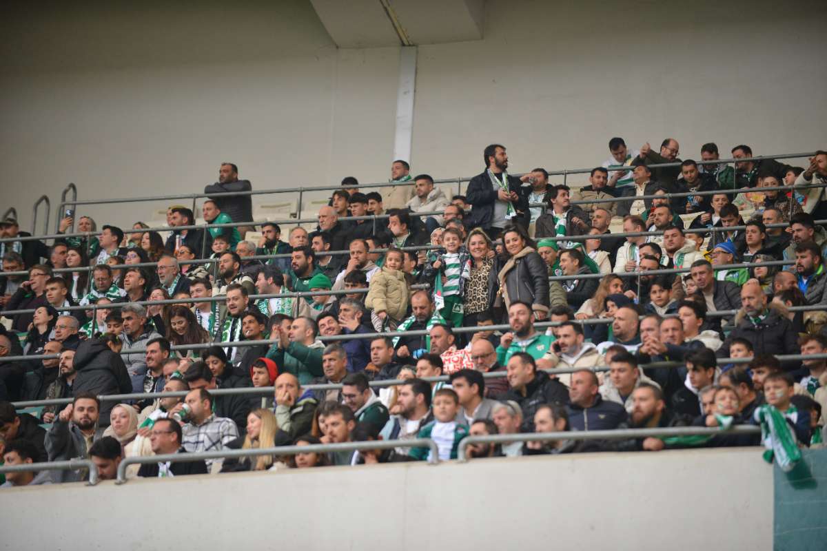 (FOTO GALERİ) Bursaspor-Anadolu Üniversitesi Taraftar Fotoğrafları