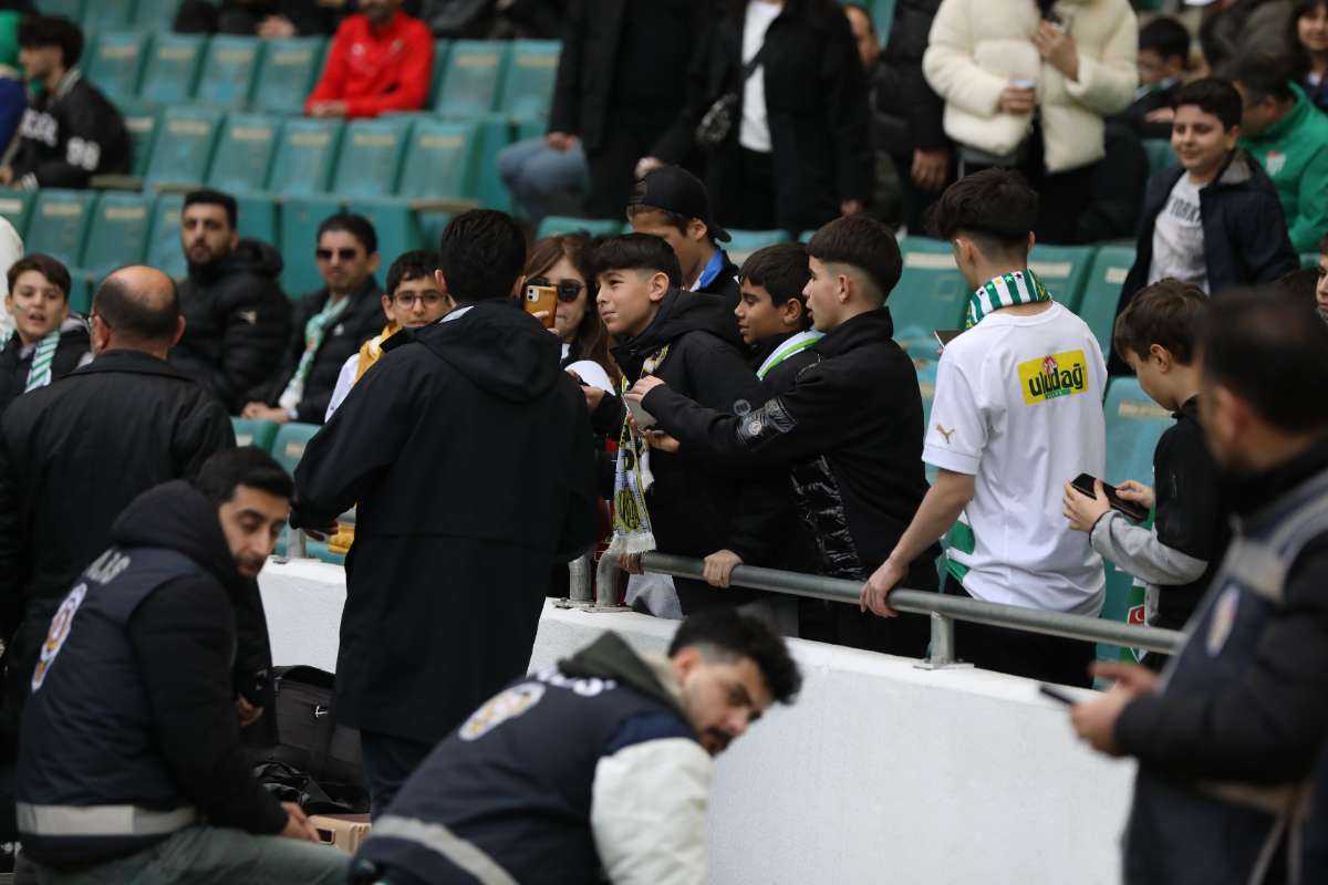 (FOTO GALERİ) Bursaspor-Silifke Belediyespor Taraftar Fotoğrafları