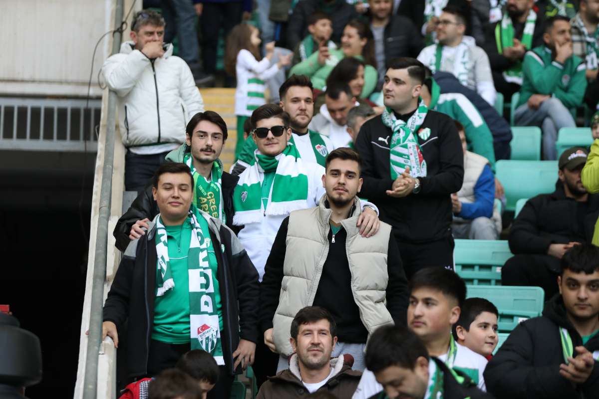 (FOTO GALERİ) Bursaspor-Silifke Belediyespor Taraftar Fotoğrafları
