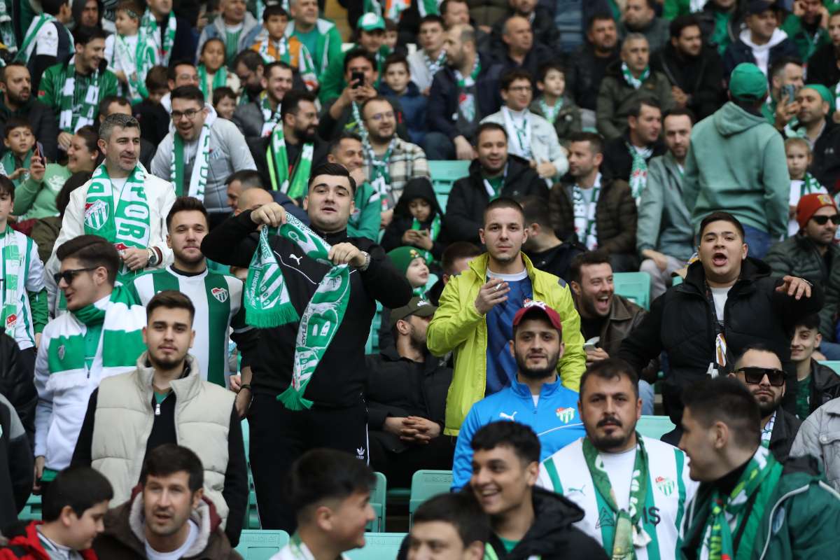 (FOTO GALERİ) Bursaspor-Silifke Belediyespor Taraftar Fotoğrafları