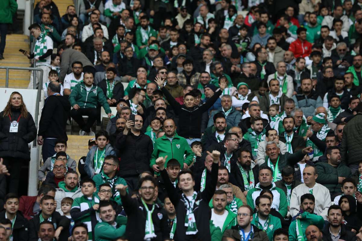 (FOTO GALERİ) Bursaspor-Silifke Belediyespor Taraftar Fotoğrafları