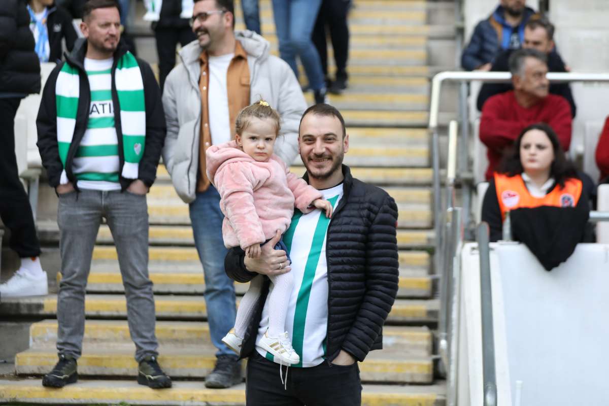(FOTO GALERİ) Bursaspor-Silifke Belediyespor Taraftar Fotoğrafları