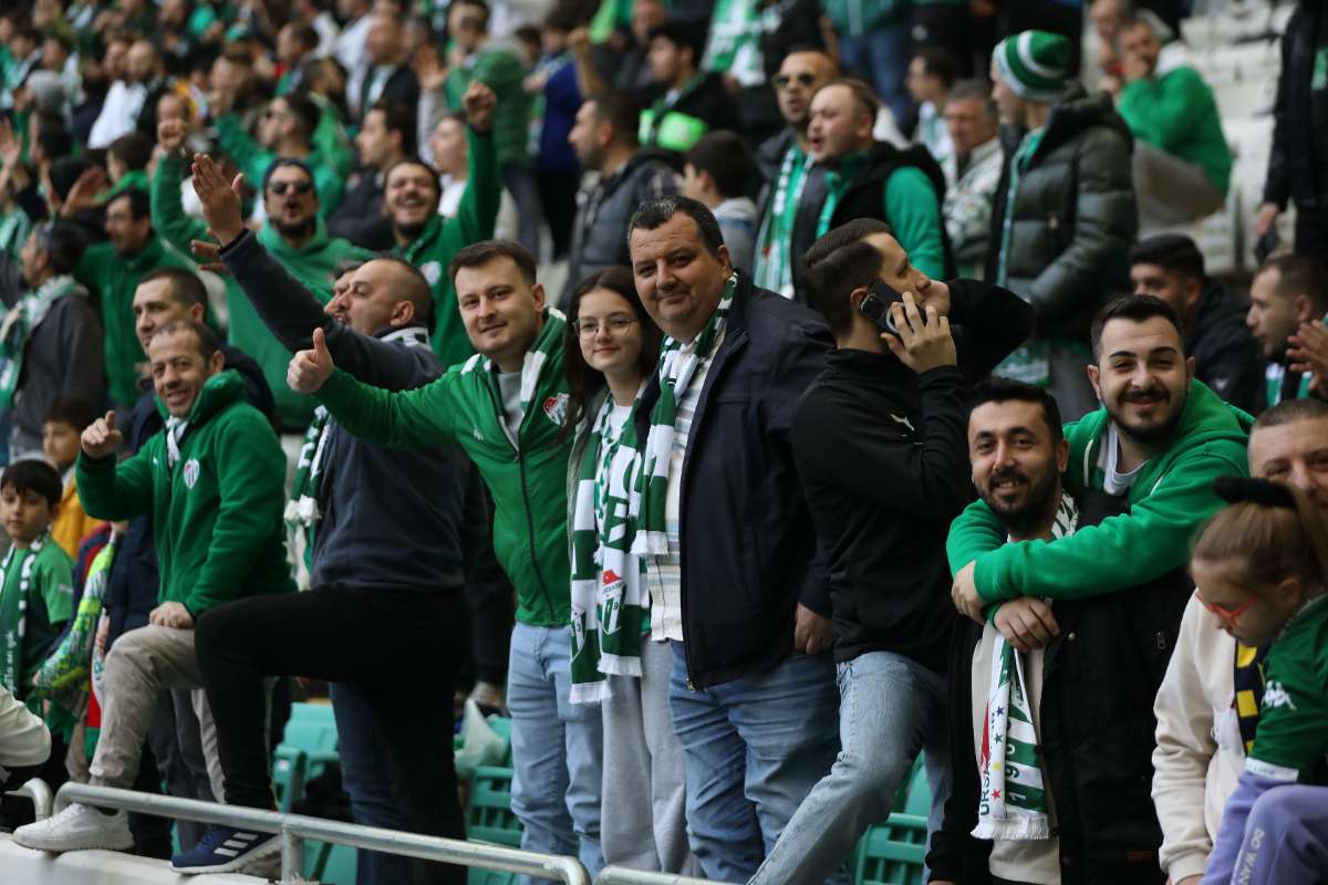 (FOTO GALERİ) Bursaspor-Silifke Belediyespor Taraftar Fotoğrafları