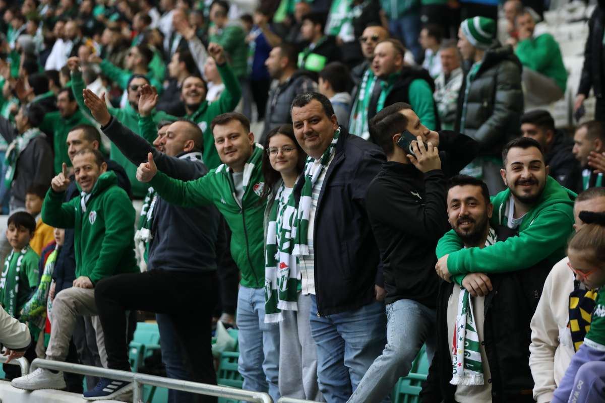 (FOTO GALERİ) Bursaspor-Silifke Belediyespor Taraftar Fotoğrafları